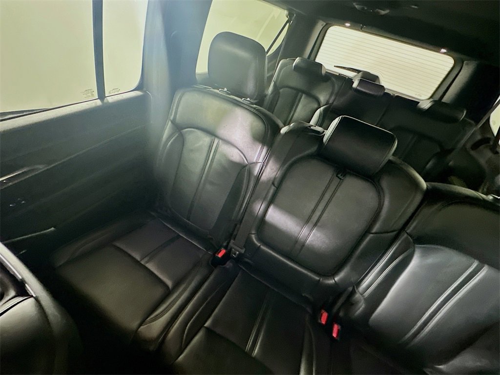 Used 2024 Jeep Wagoneer L Series II w/ Flexible Seating Group image 12