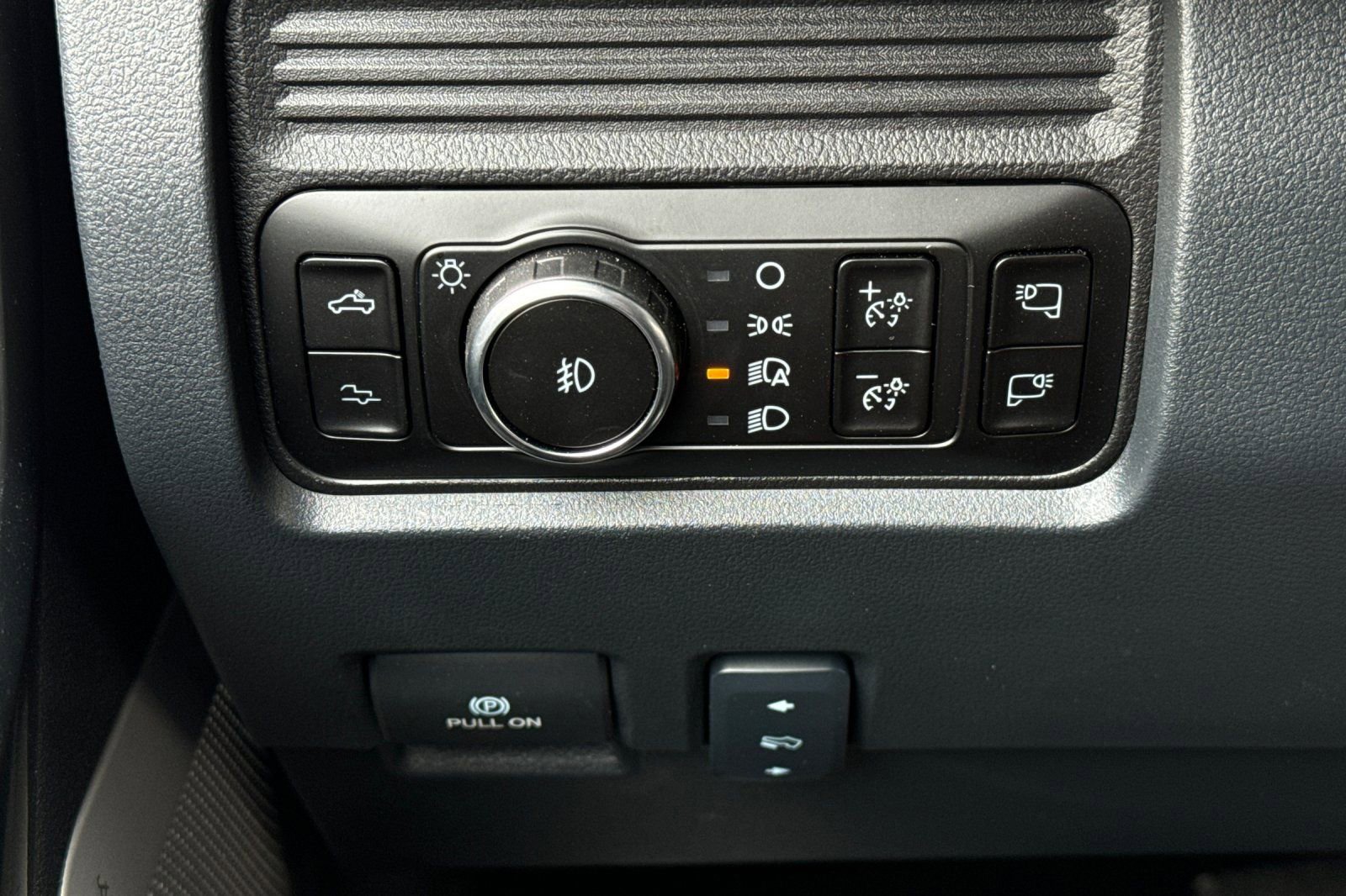 New 2025 Ford F350 Platinum image 28