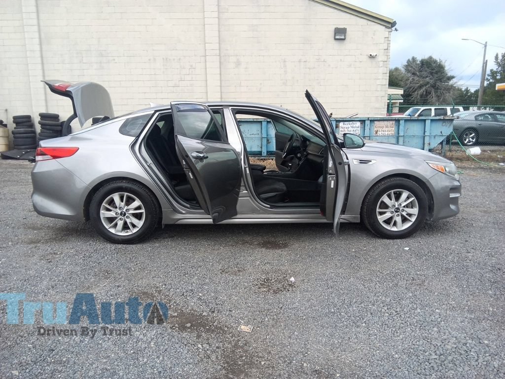 Used 2018 Kia Optima LX FWD image 19
