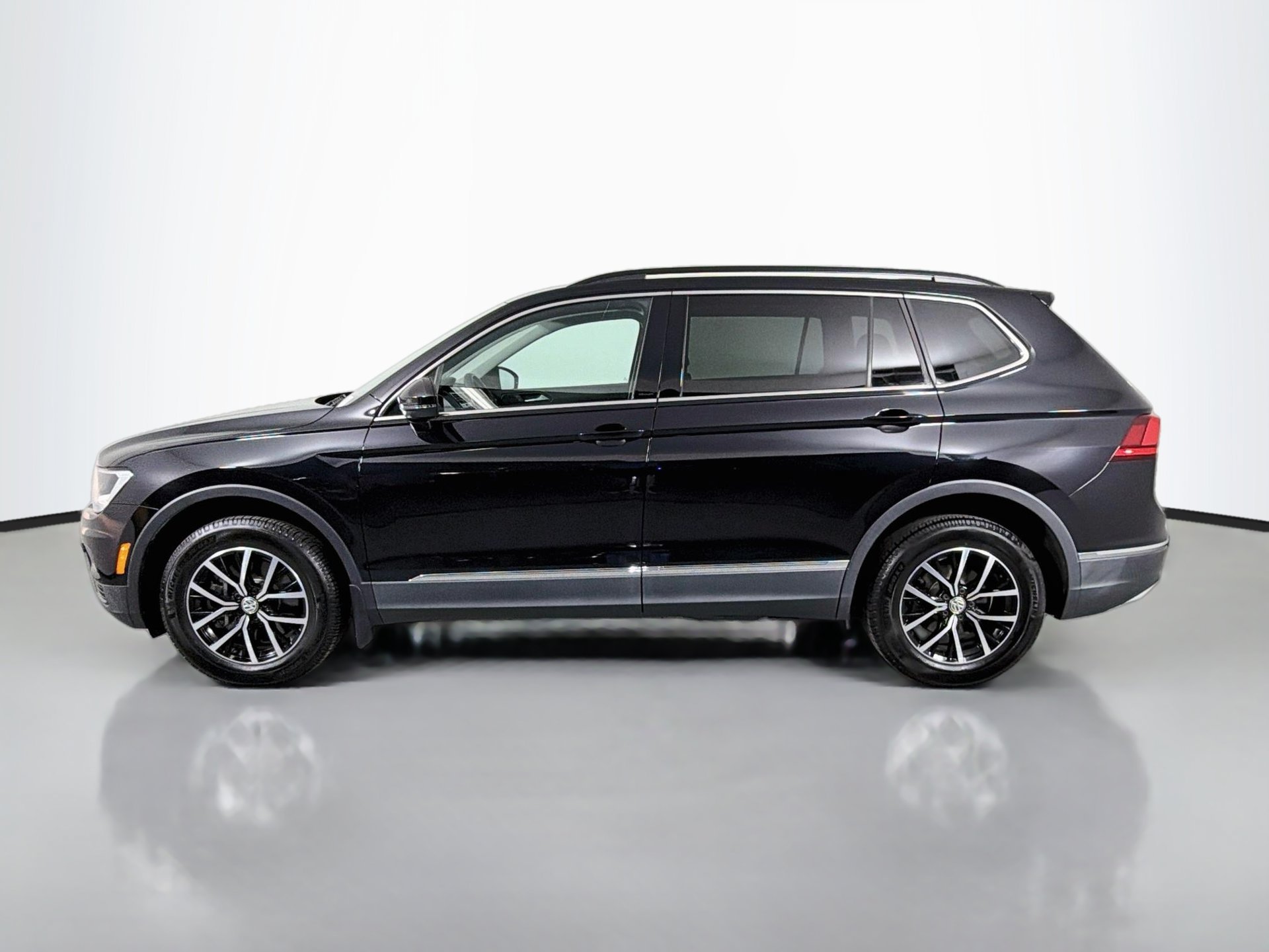Certified 2021 Volkswagen Tiguan SE FWD image 8