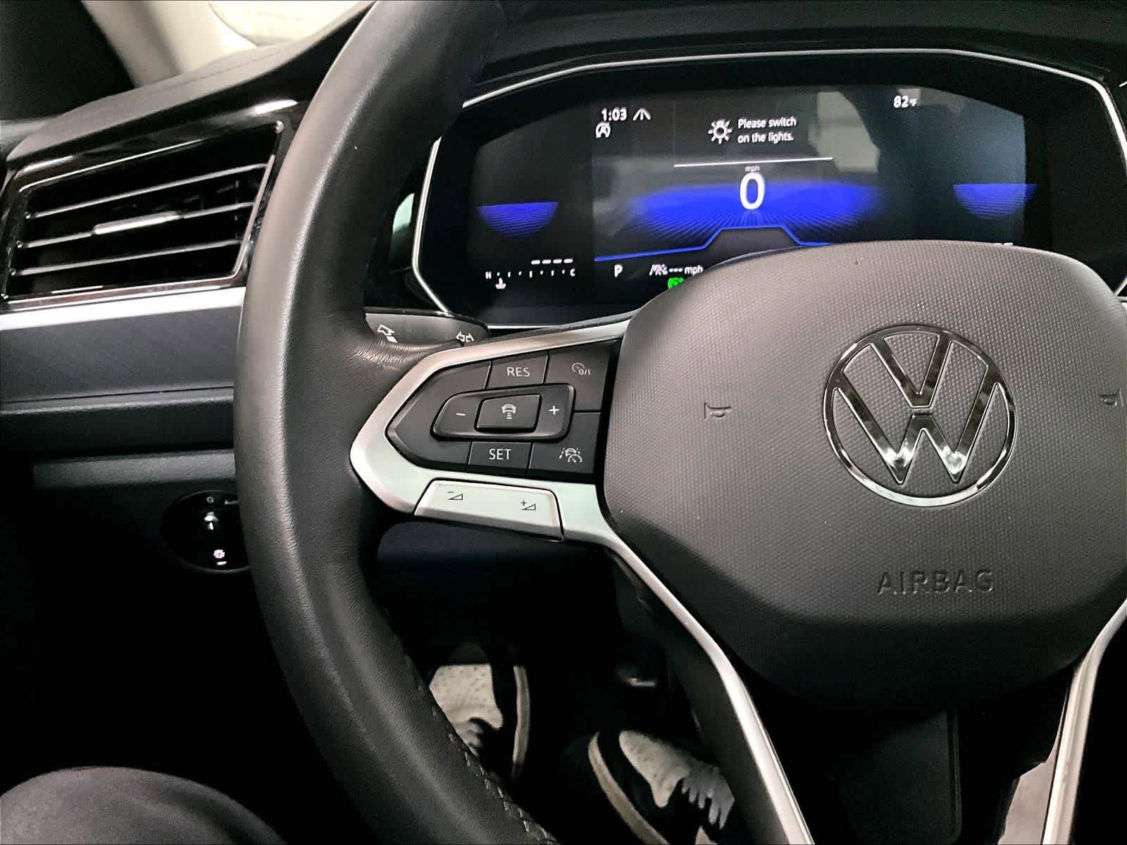 Used 2024 Volkswagen Jetta SE w/ Panoramic Sunroof Package FWD image 19