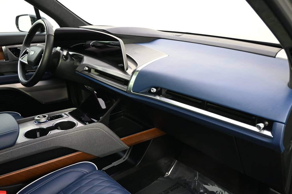 New 2026 Cadillac Vistiq Premium Luxury w/ LPO, Floor Liner Package AWD/4WD image 15