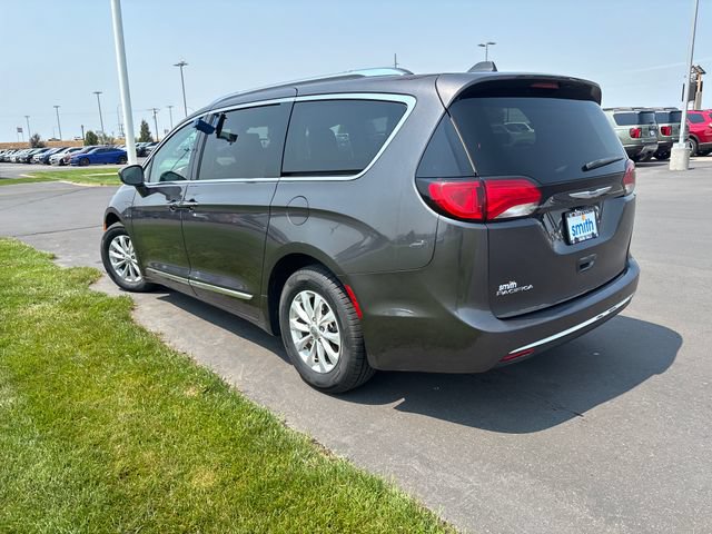 Used 2019 Chrysler Pacifica Touring-L FWD image 6