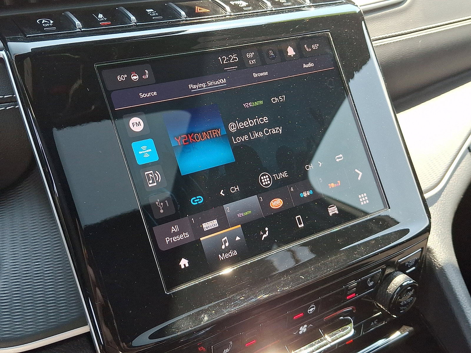 Certified 2023 Jeep Grand Cherokee L Laredo AWD/4WD image 25