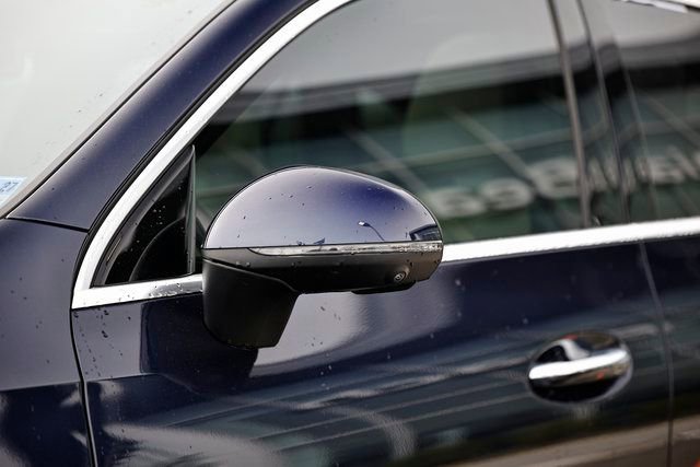 Used 2024 Mercedes-Benz GLC 300 4MATIC image 11