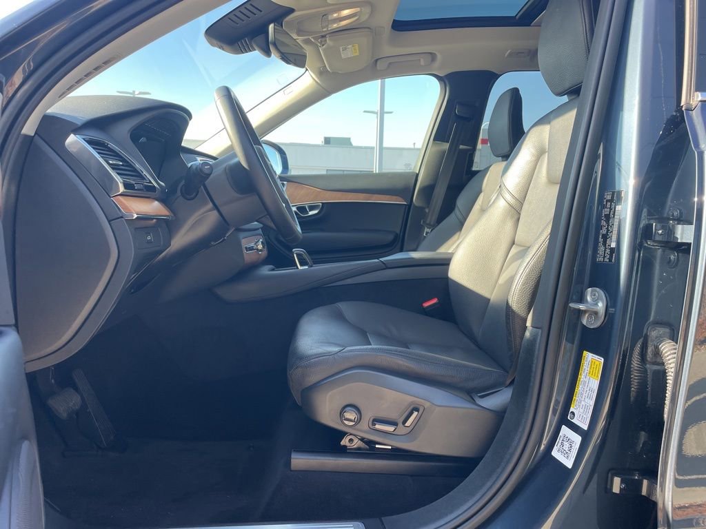 Certified 2023 Volvo XC90 B6 Plus image 22