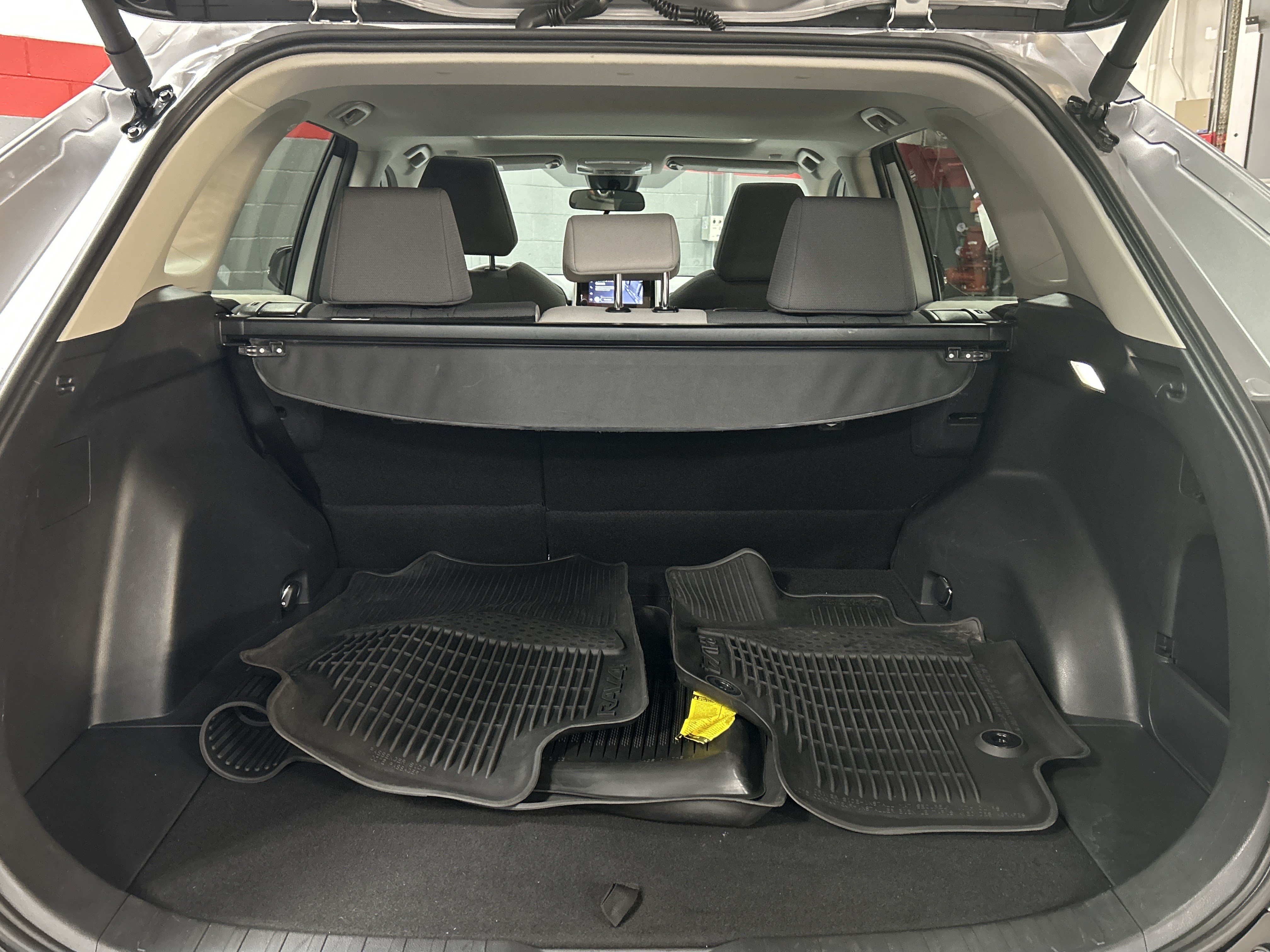 Used 2024 Toyota RAV4 XLE w/ Convenience Package FWD image 34