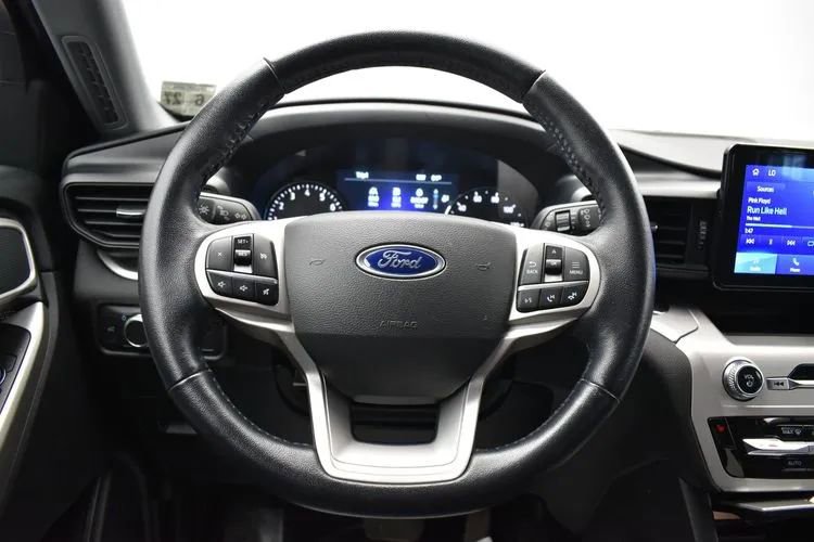 Used 2022 Ford Explorer XLT AWD/4WD image 20