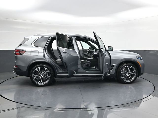New 2026 BMW X5 xDrive40i w/ Climate Comfort Package image 36