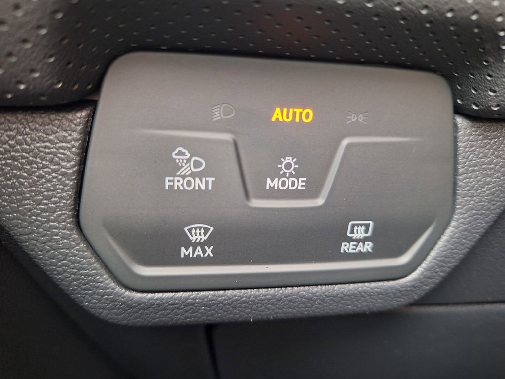 New 2026 Volkswagen Atlas SE image 11