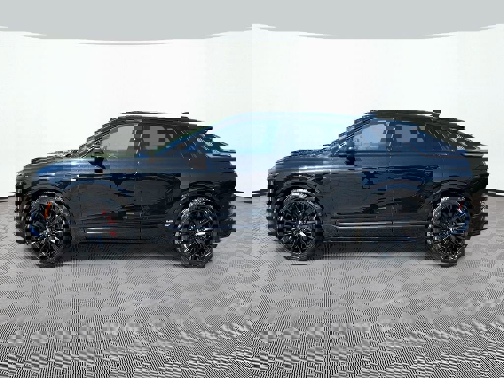 New 2026 Cadillac Lyriq V image 8