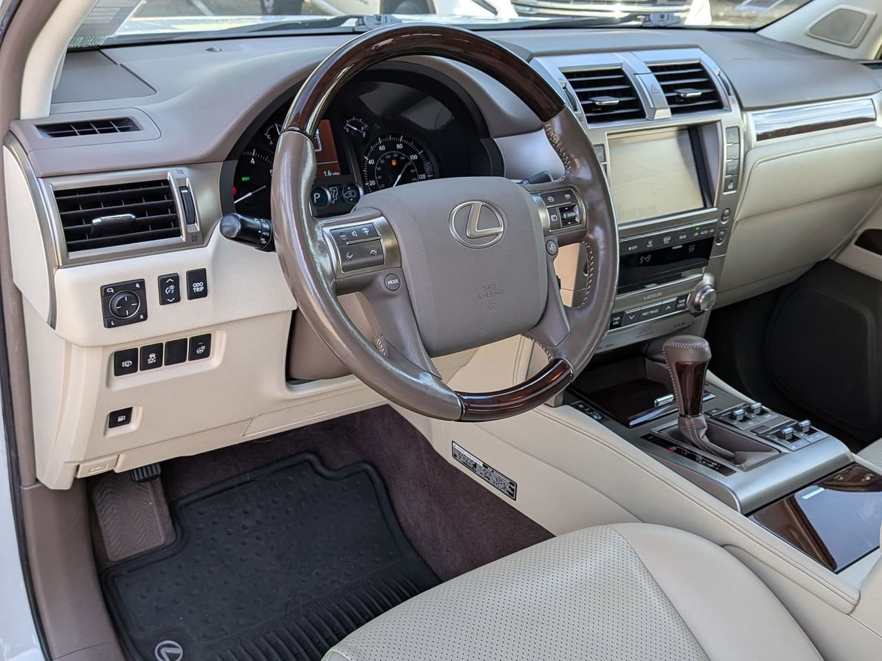 Used 2018 Lexus GX 460 Luxury w/ Sport Design Package AWD/4WD image 10