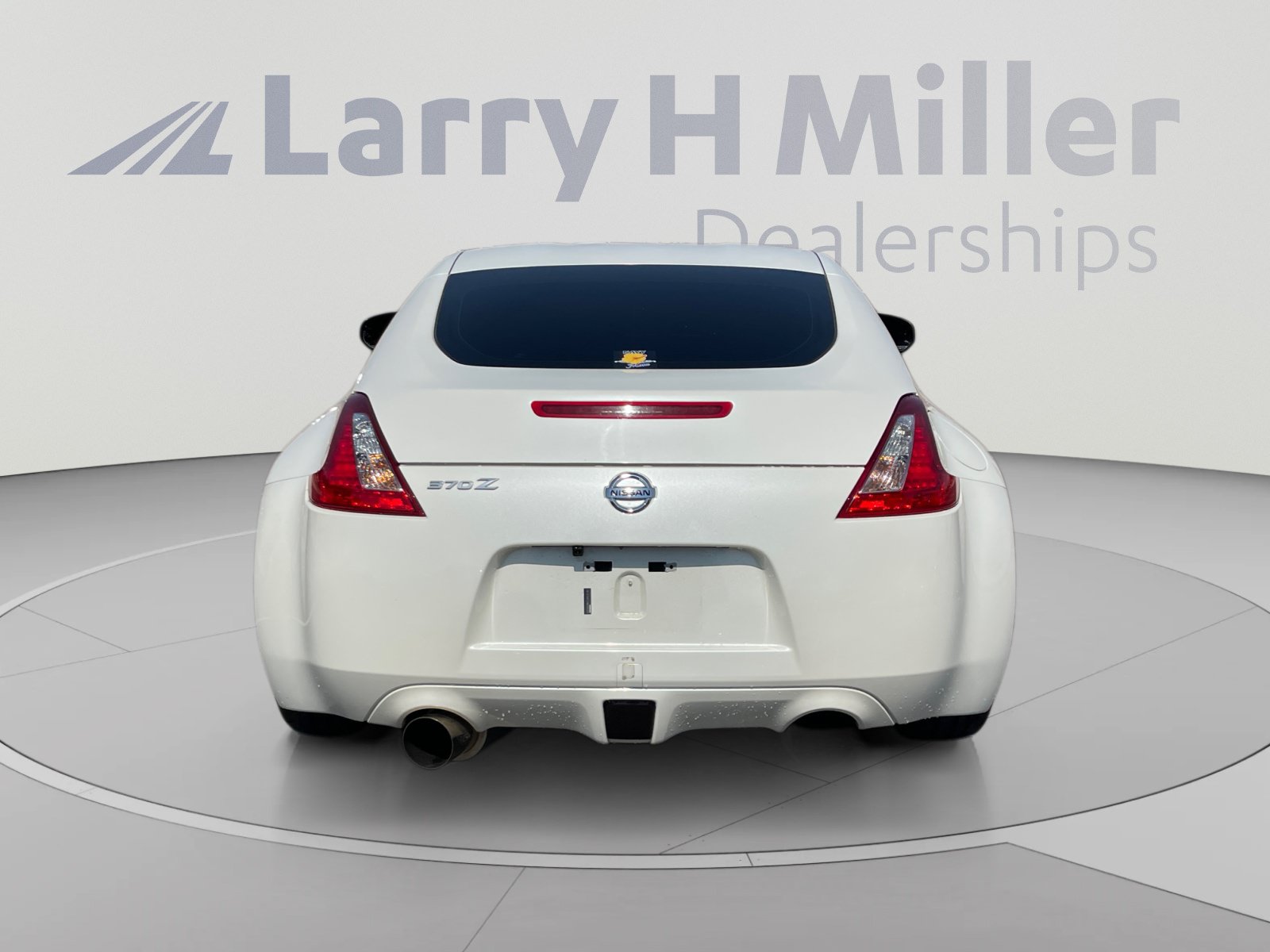 Used 2009 Nissan 370Z Coupe RWD image 4