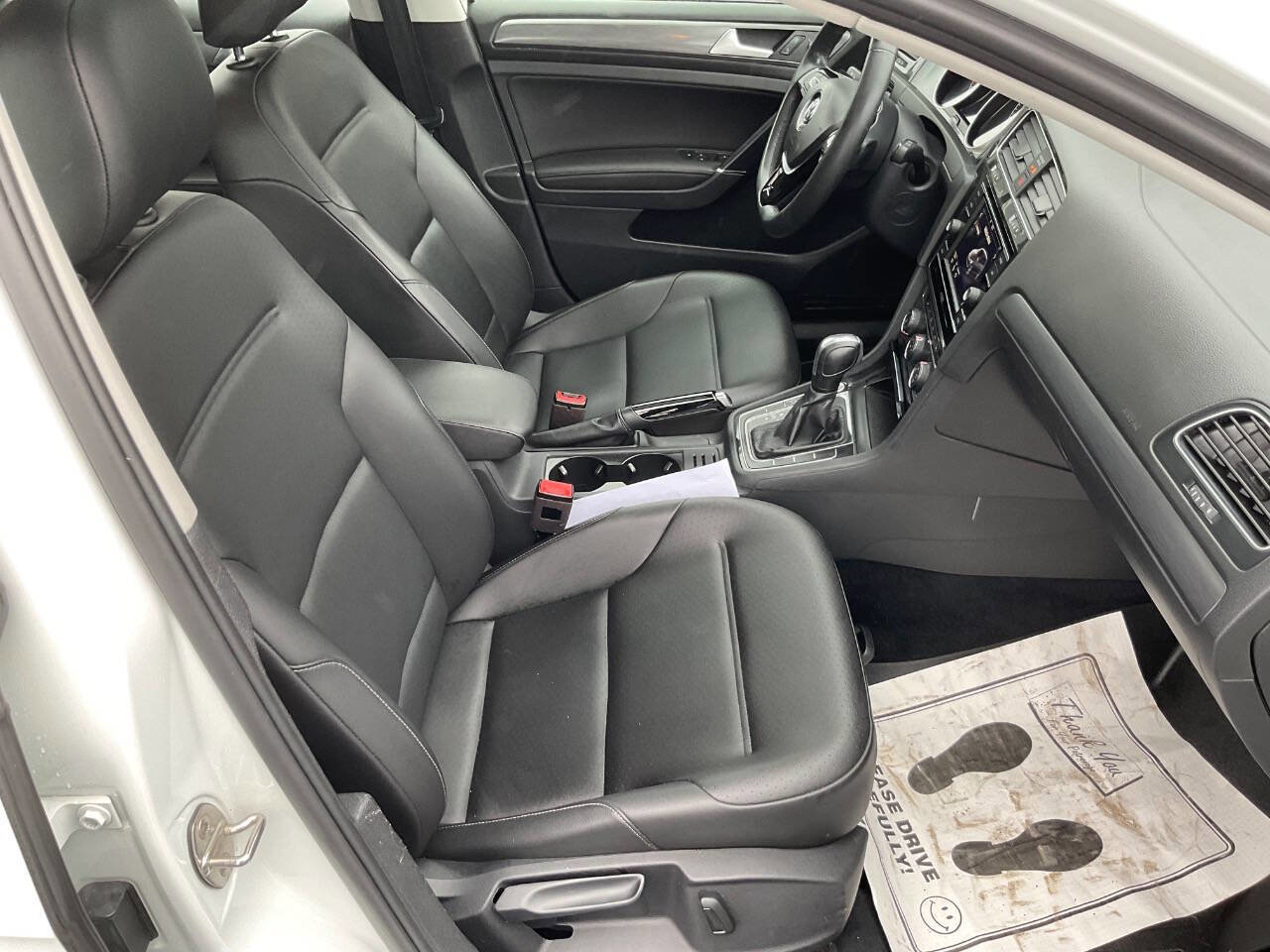 Used 2021 Volkswagen Golf 4-Door image 16