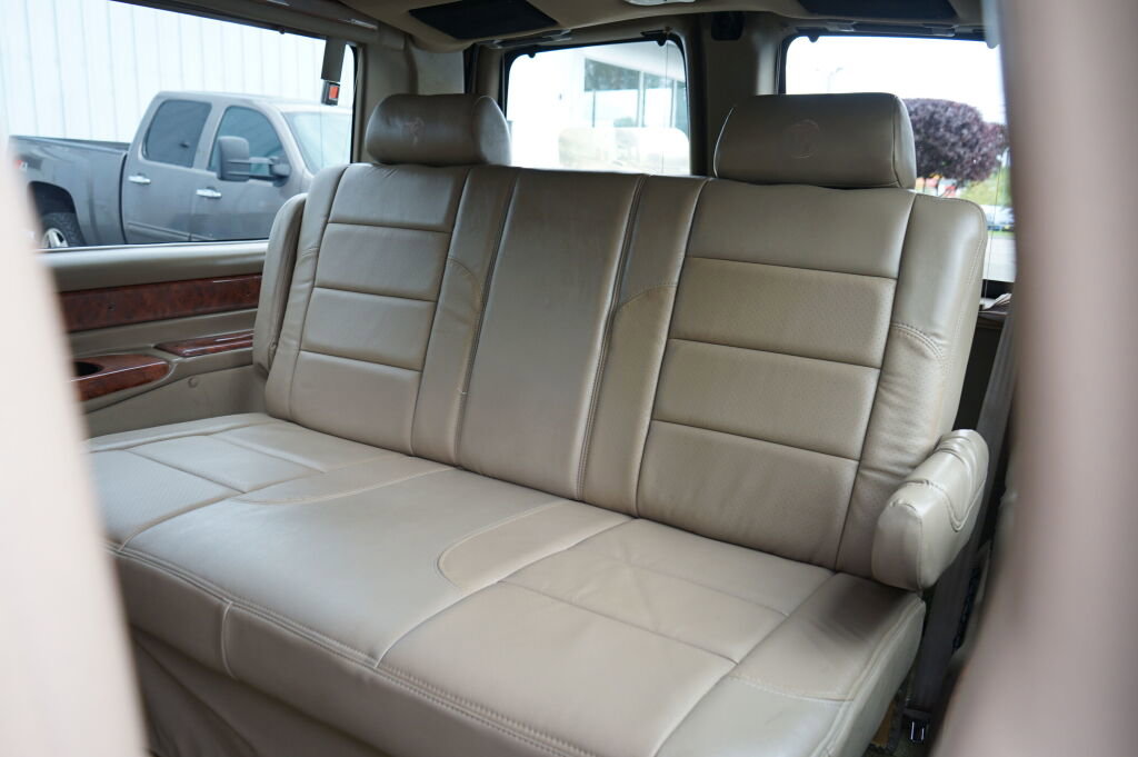 Used 2011 GMC Savana 1500 image 11