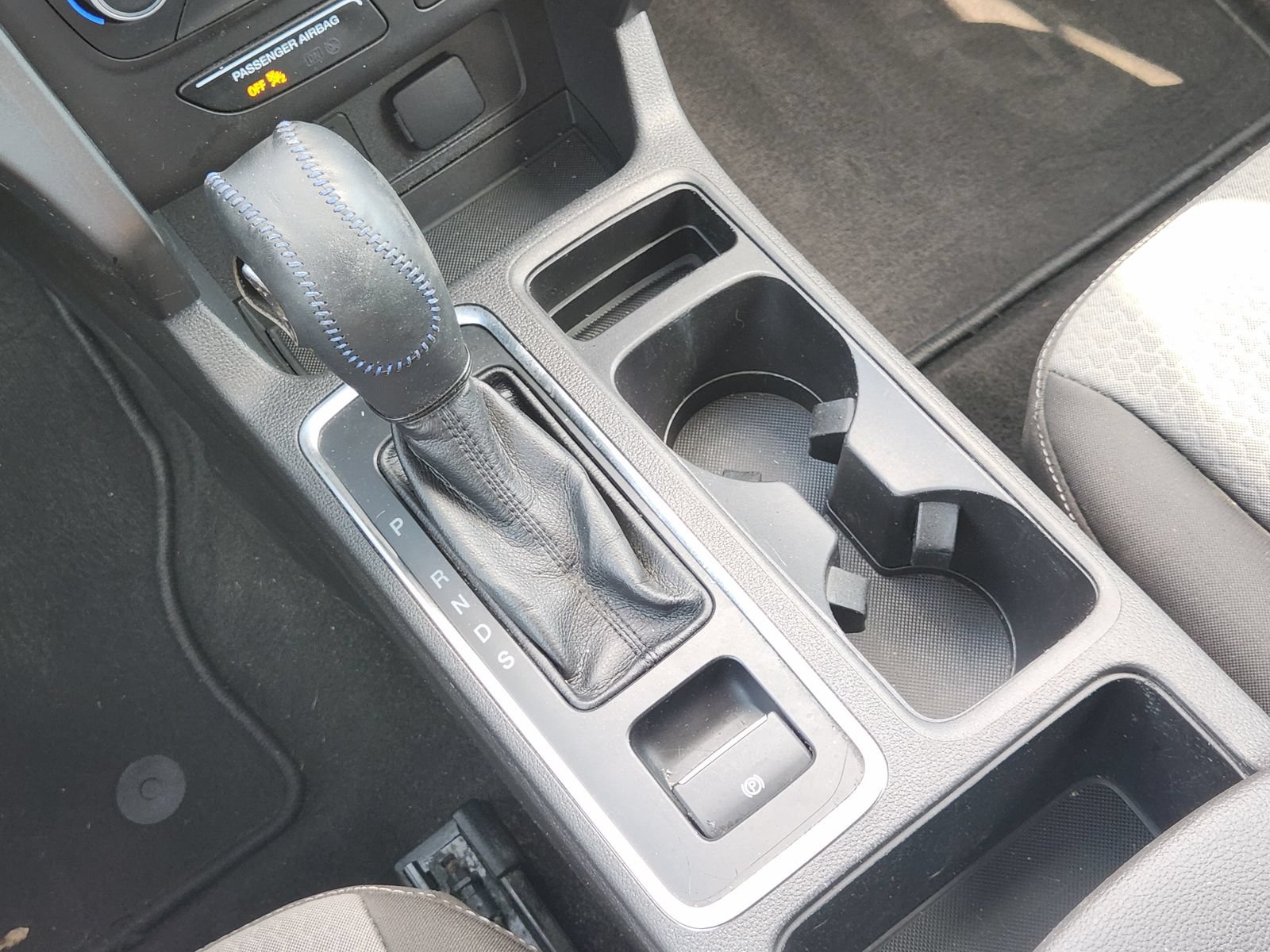 Used 2019 Ford Escape SE FWD image 21