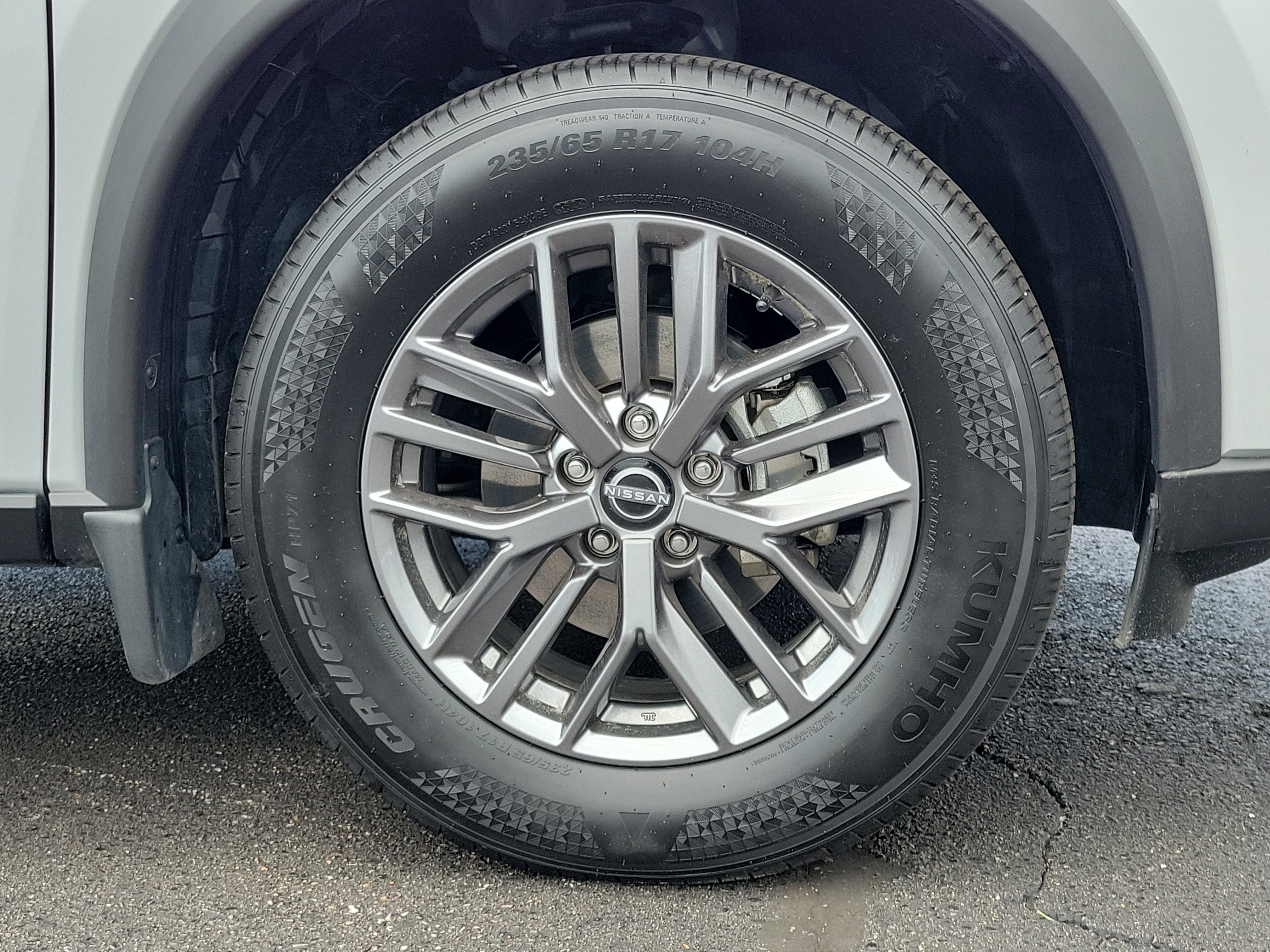 Used 2025 Nissan Rogue S AWD/4WD image 5