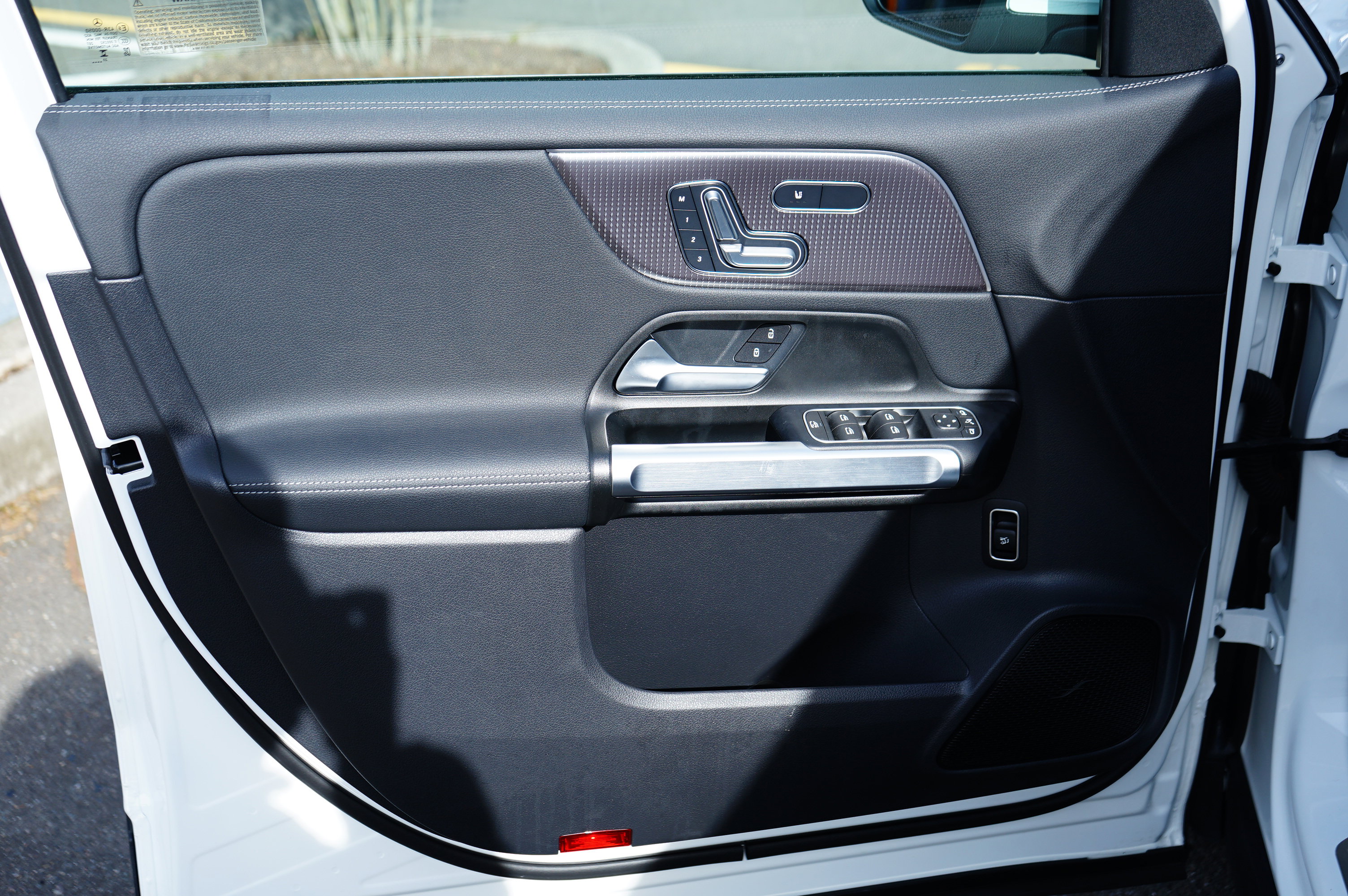 Used 2023 Mercedes-Benz EQB 300 4MATIC image 19