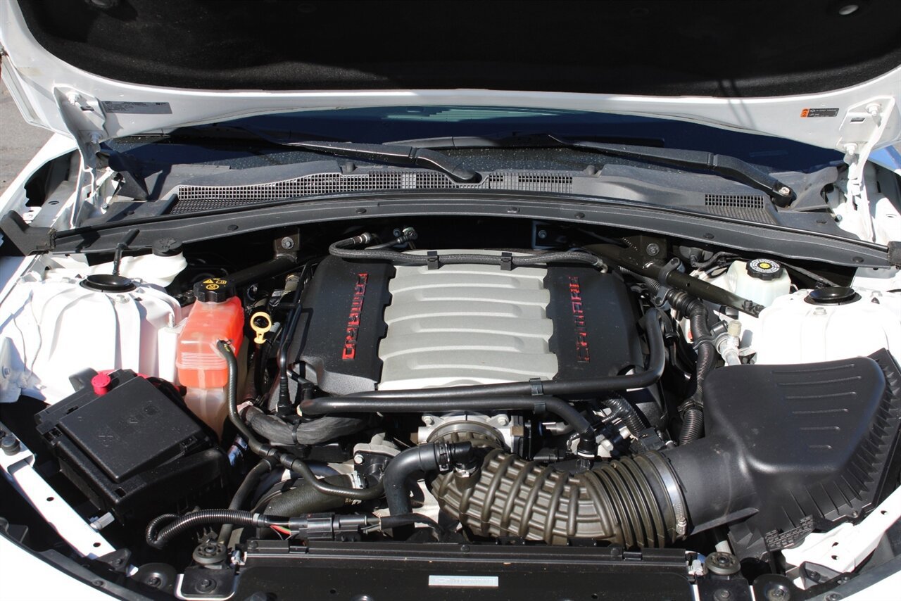 Used 2018 Chevrolet Camaro SS RWD image 31