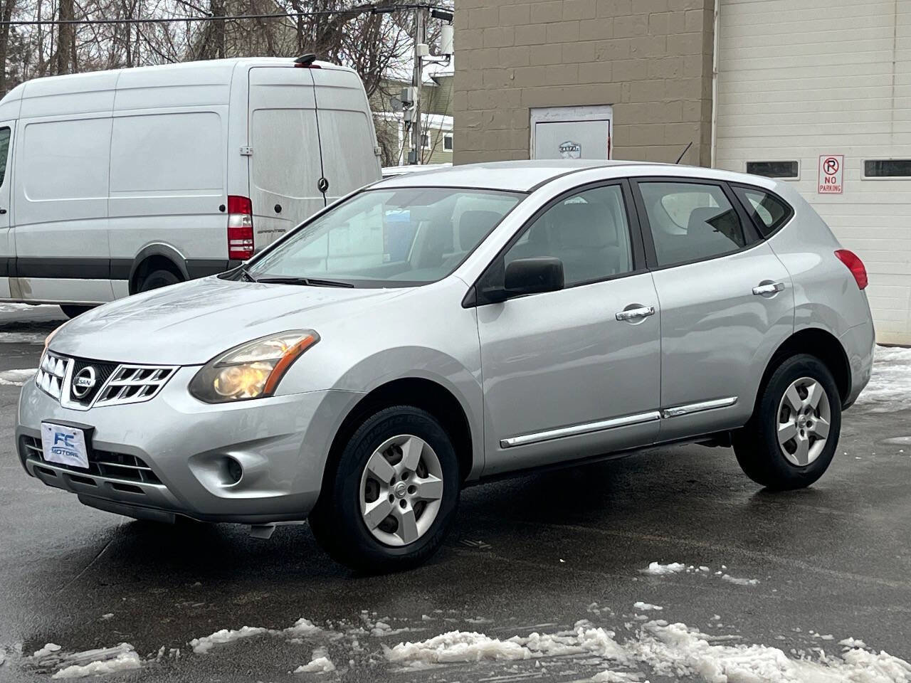 Used 2014 Nissan Rogue S image 4