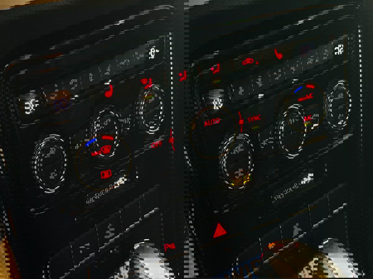 Used 2019 Volkswagen Beetle S image 42