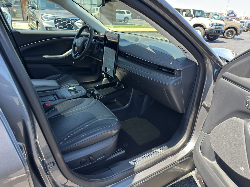 Used 2021 Ford Mustang Mach-E Premium image 27