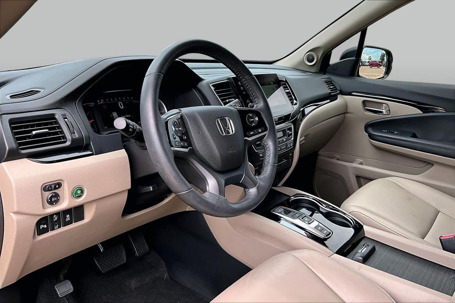 Used 2022 Honda Pilot Touring image 18