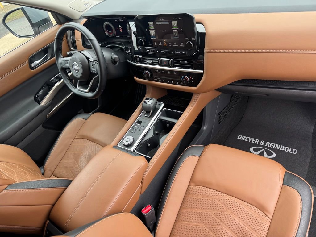 Used 2025 Nissan Pathfinder Platinum image 28