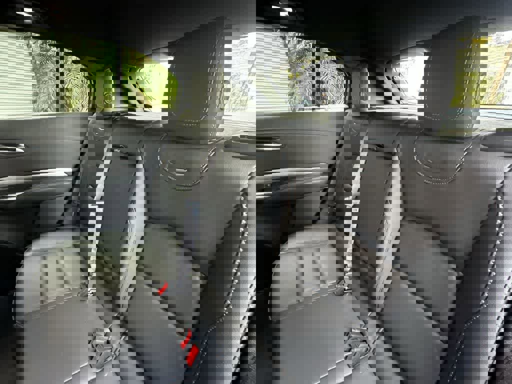 Used 2025 Cadillac XT4 Premium Luxury image 22