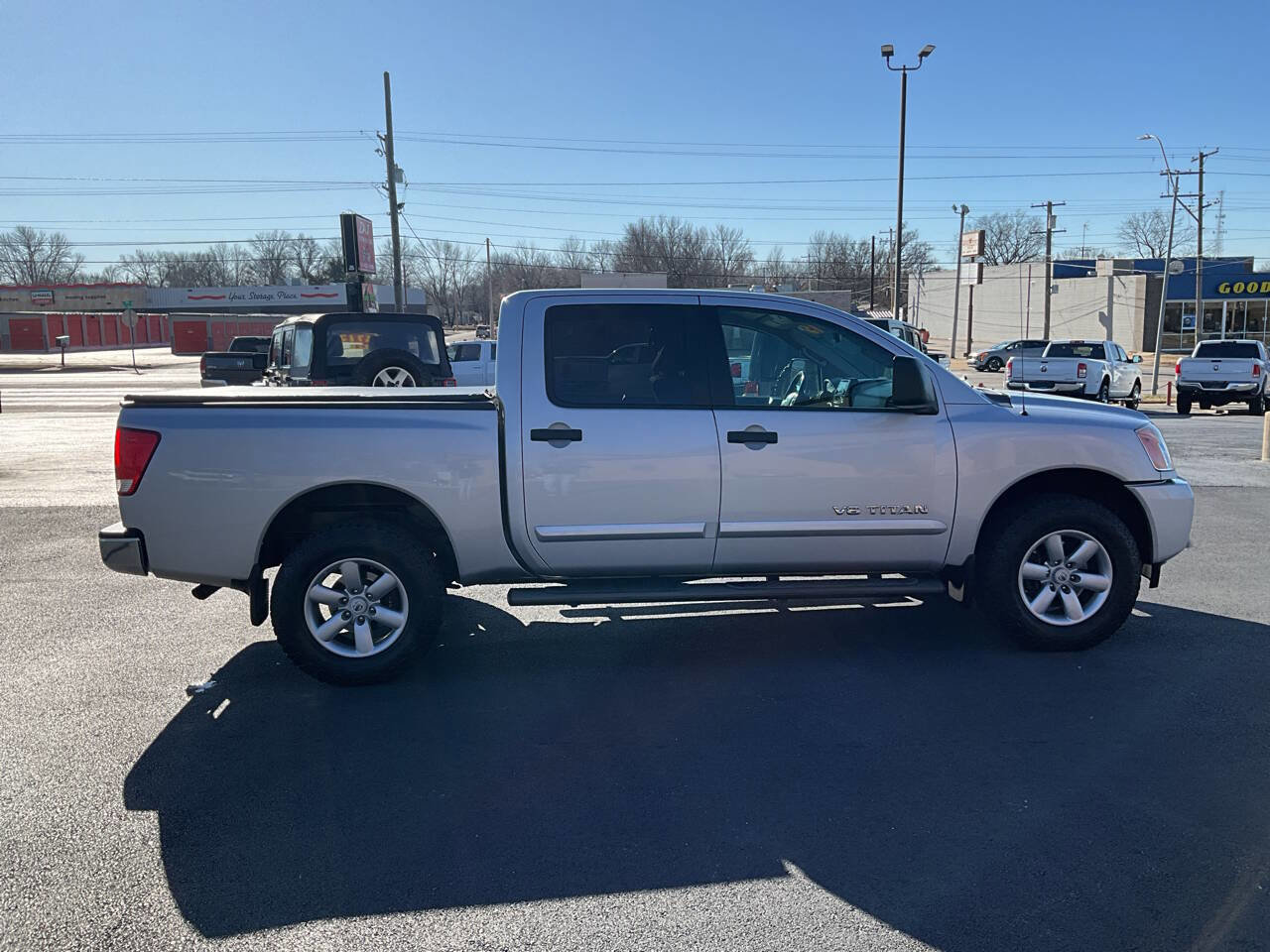 Used 2013 Nissan Titan SV w/ SV Premium Utility Pkg image 6