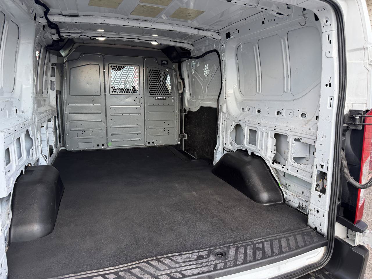 Used 2023 Ford Transit 250 Low Roof AWD image 27