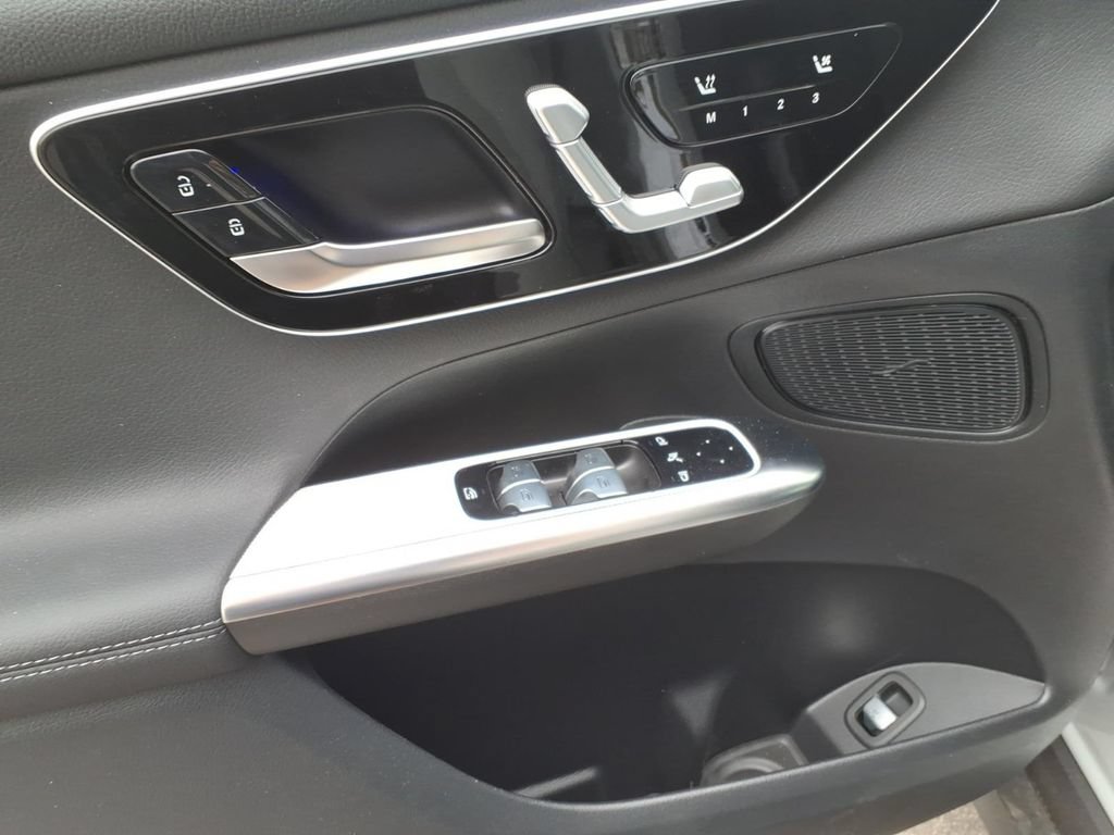 New 2026 Mercedes-Benz GLC 300 4MATIC image 12