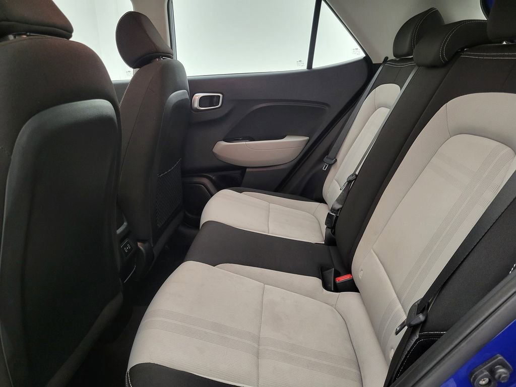 Used 2025 Hyundai Venue SEL image 39