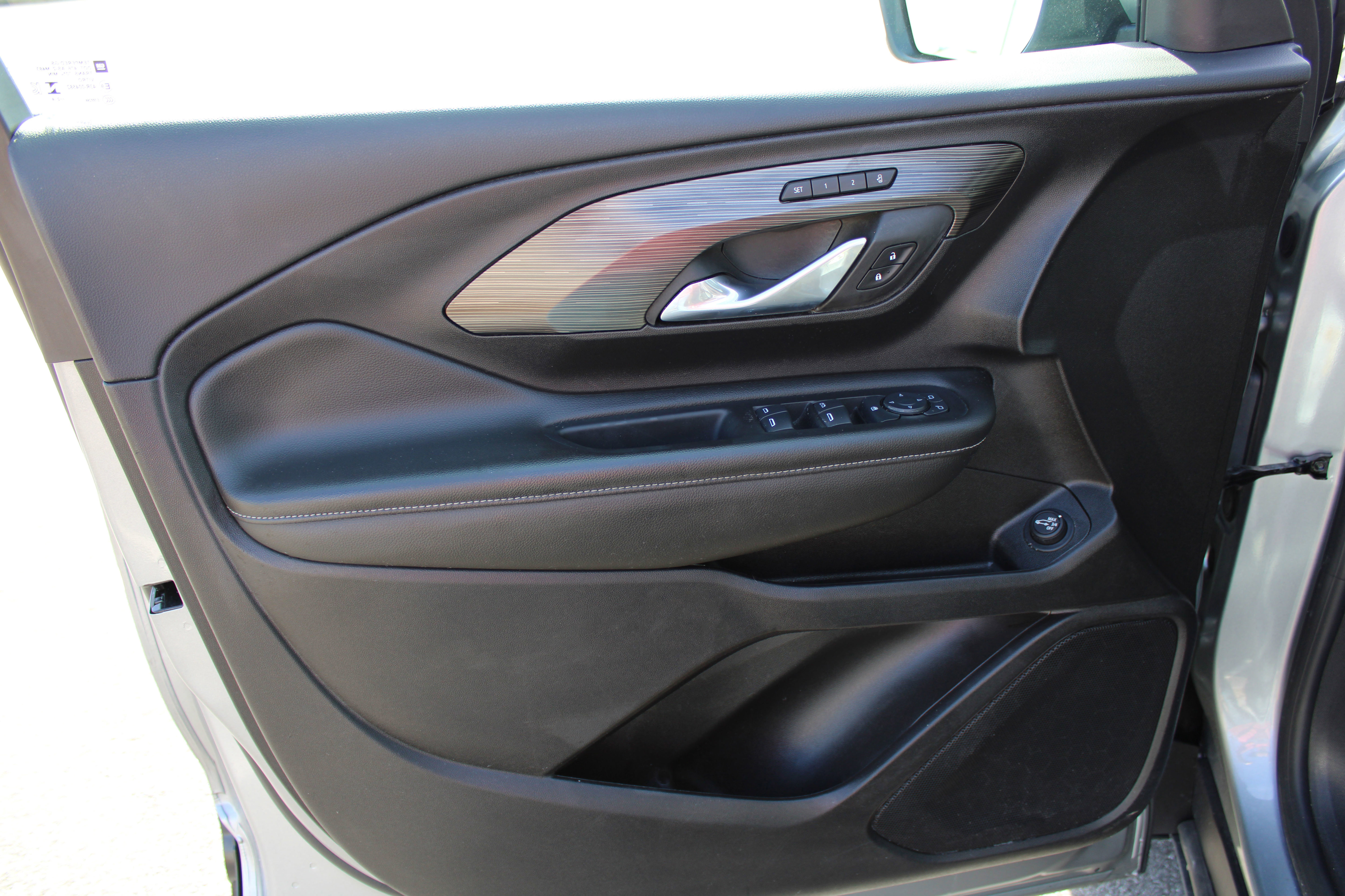 Used 2024 GMC Terrain SLT image 43