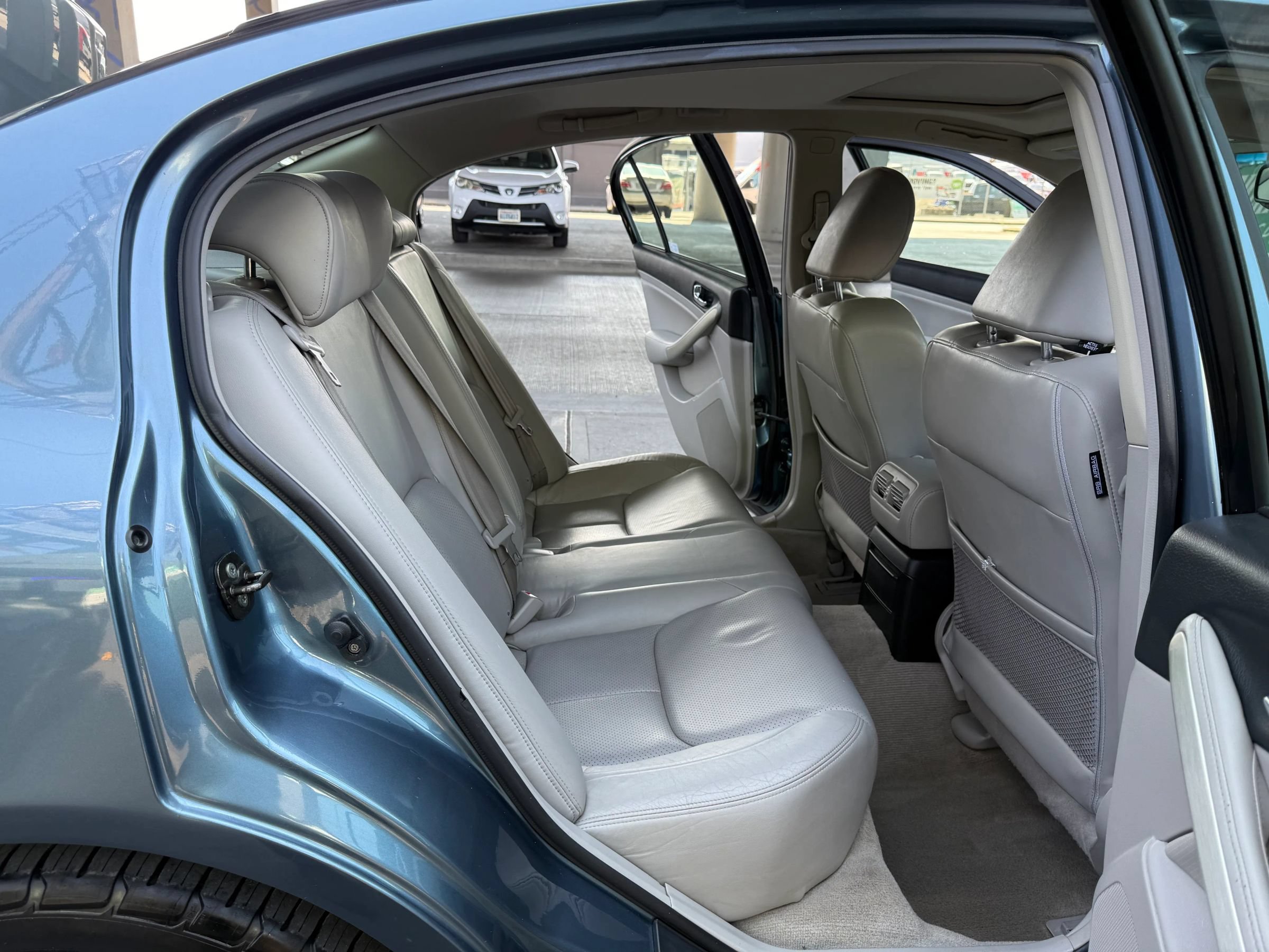 Used 2005 INFINITI G35 Sedan w/ (P03) Premium Pkg C RWD image 16