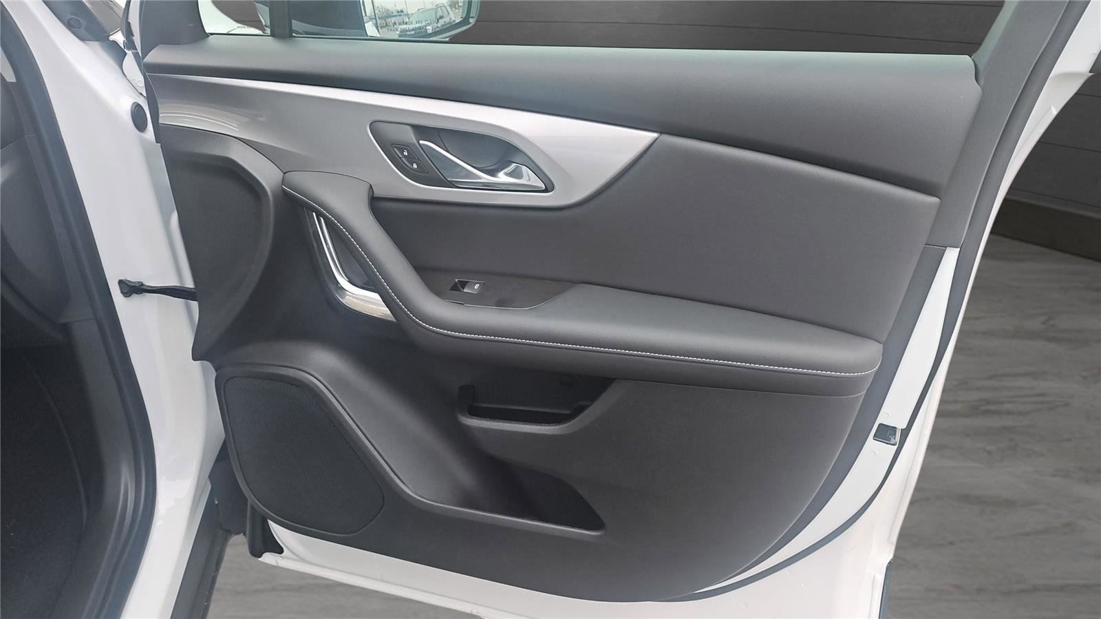 New 2025 Chevrolet Blazer LT w/ Redline Edition image 23