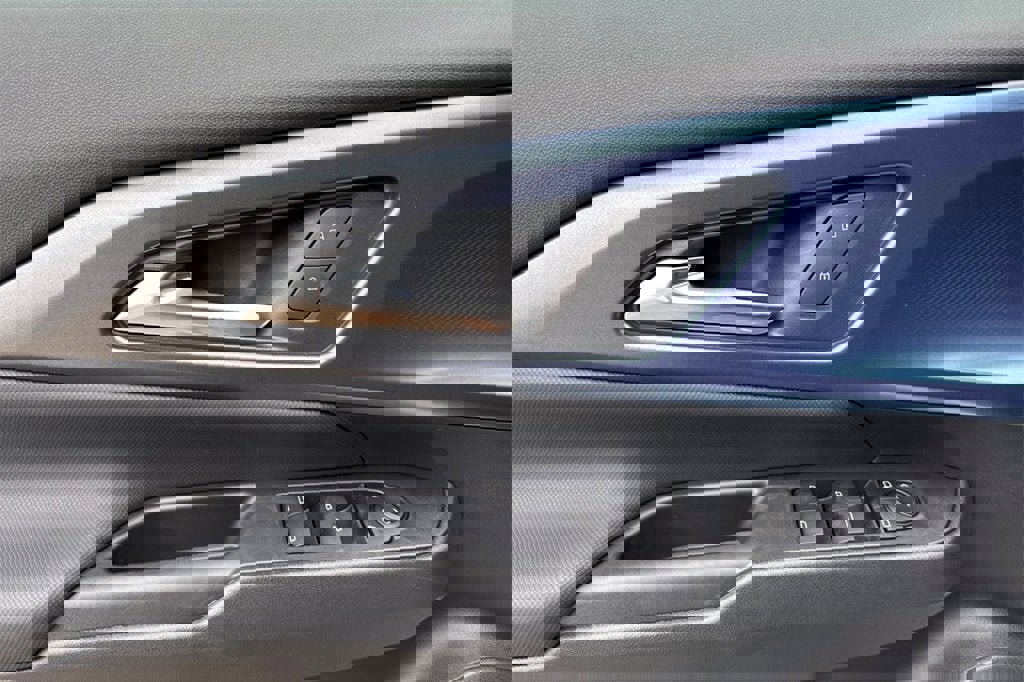 New 2026 Chevrolet Equinox EV LT image 11