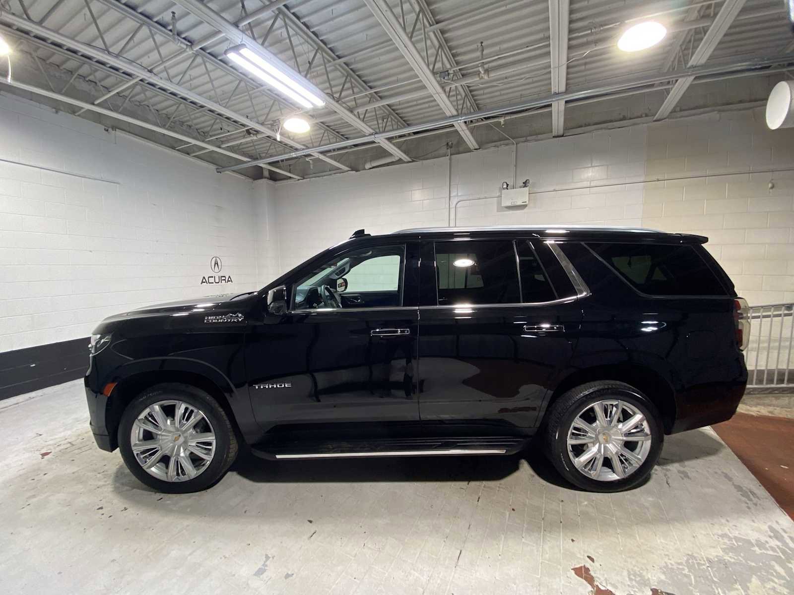 Used 2023 Chevrolet Tahoe High Country image 3