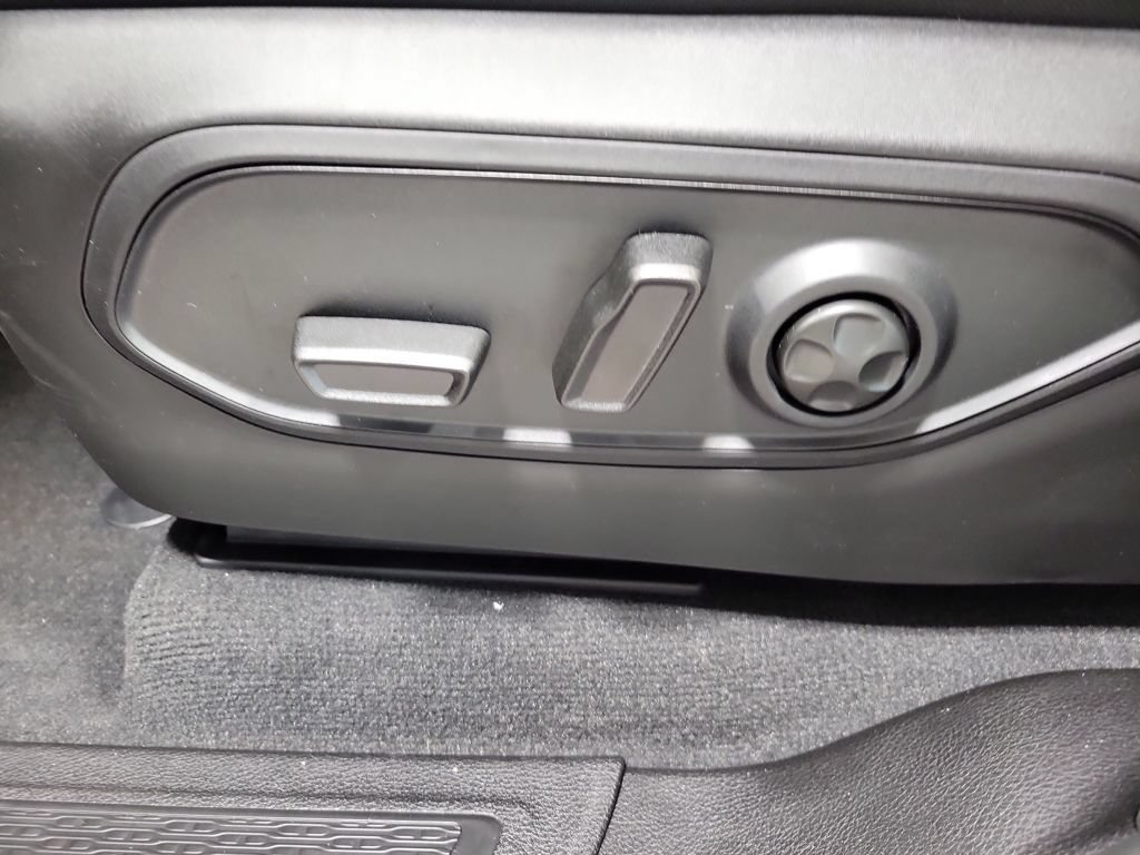 New 2025 Jeep Grand Cherokee L Limited AWD/4WD image 15