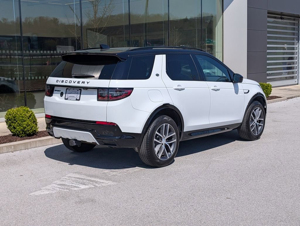 Used 2025 Land Rover Discovery Sport Dynamic SE image 7