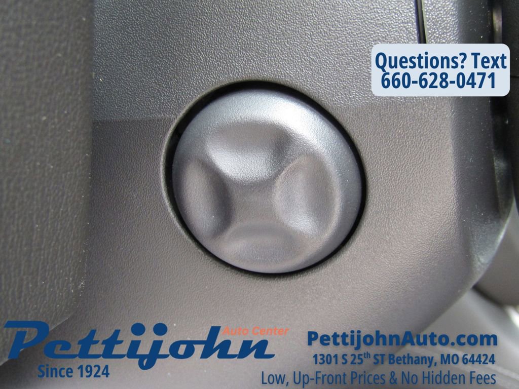 New 2026 GMC Yukon Denali w/ Advanced Technology Package image 9