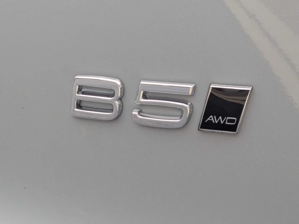 Used 2026 Volvo XC40 B5 Core w/ Climate Package AWD/4WD image 16