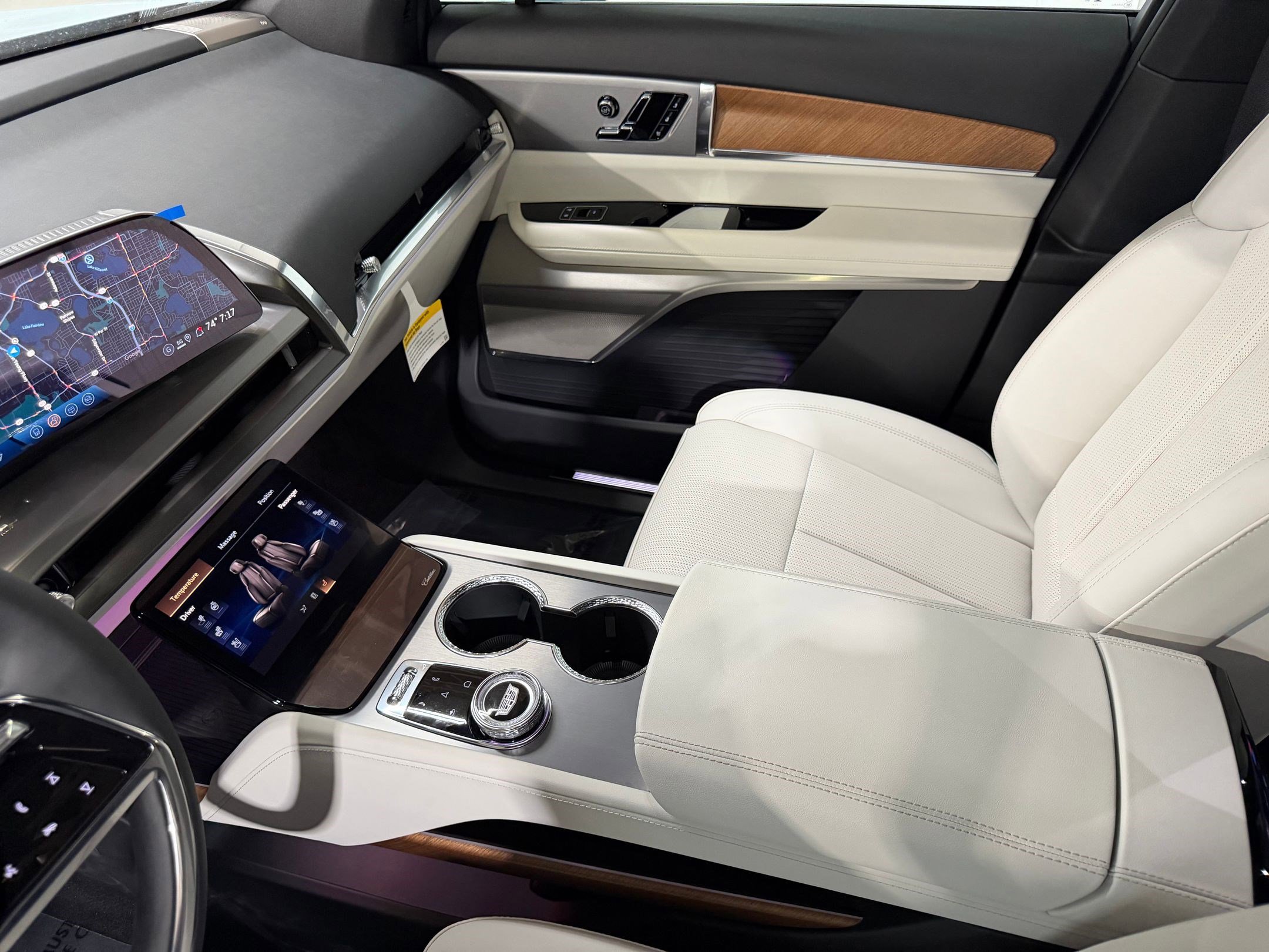 New 2026 Cadillac Vistiq Sport image 37