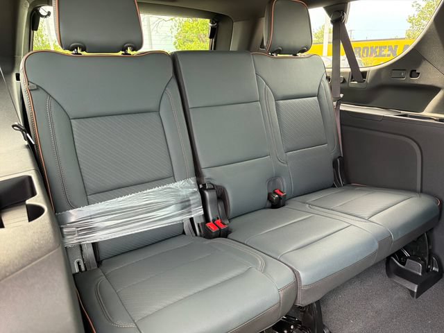 New 2026 GMC Yukon XL AT4 w/ AT4 Premium Plus Package AWD/4WD image 23
