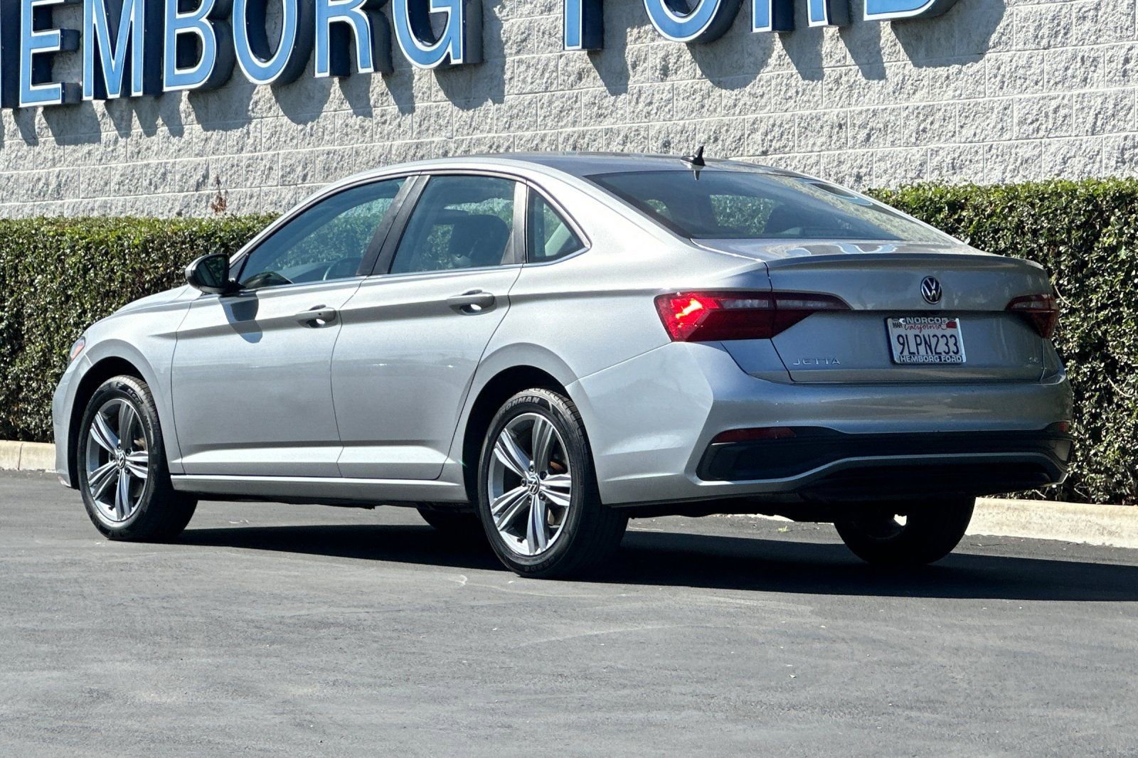 Used 2024 Volkswagen Jetta SE image 6