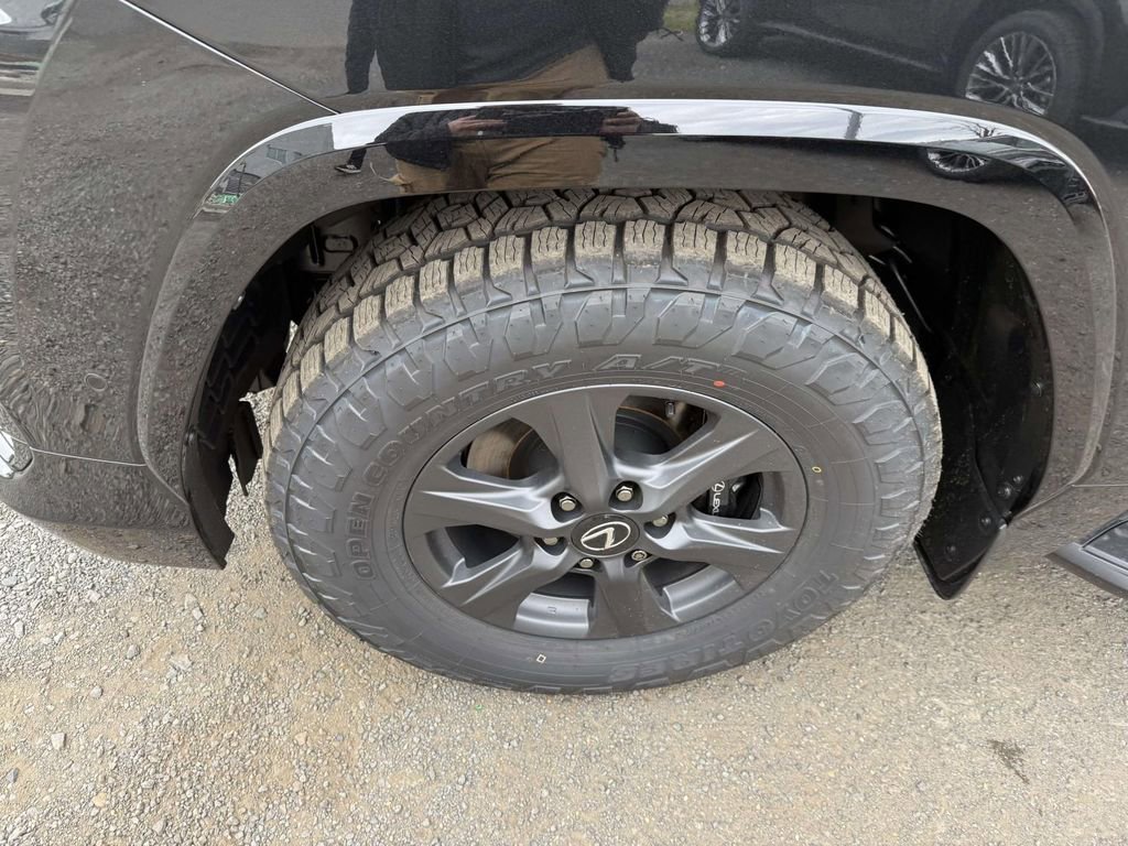 New 2025 Lexus LX 700h Overtrail image 7