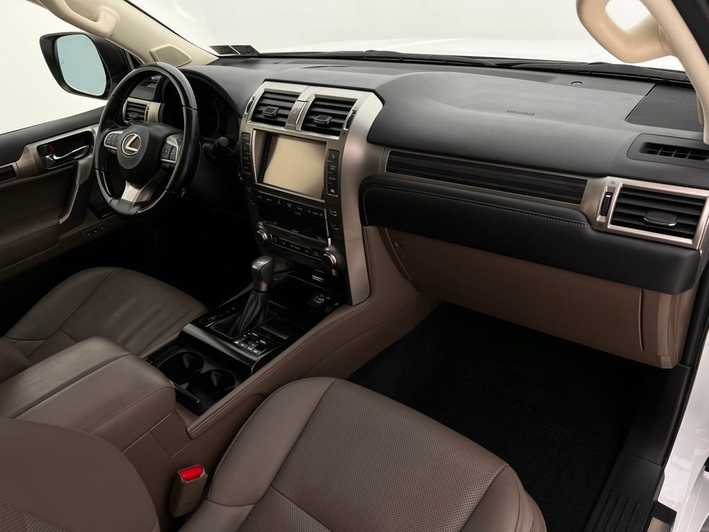 Used 2020 Lexus GX 460 Premium w/ Premium Package image 13