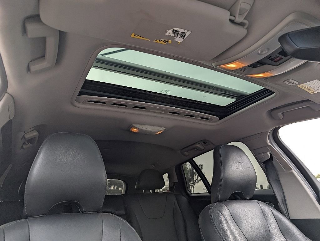 Used 2017 Volvo V60 T5 Premier w/ Convenience Package image 17