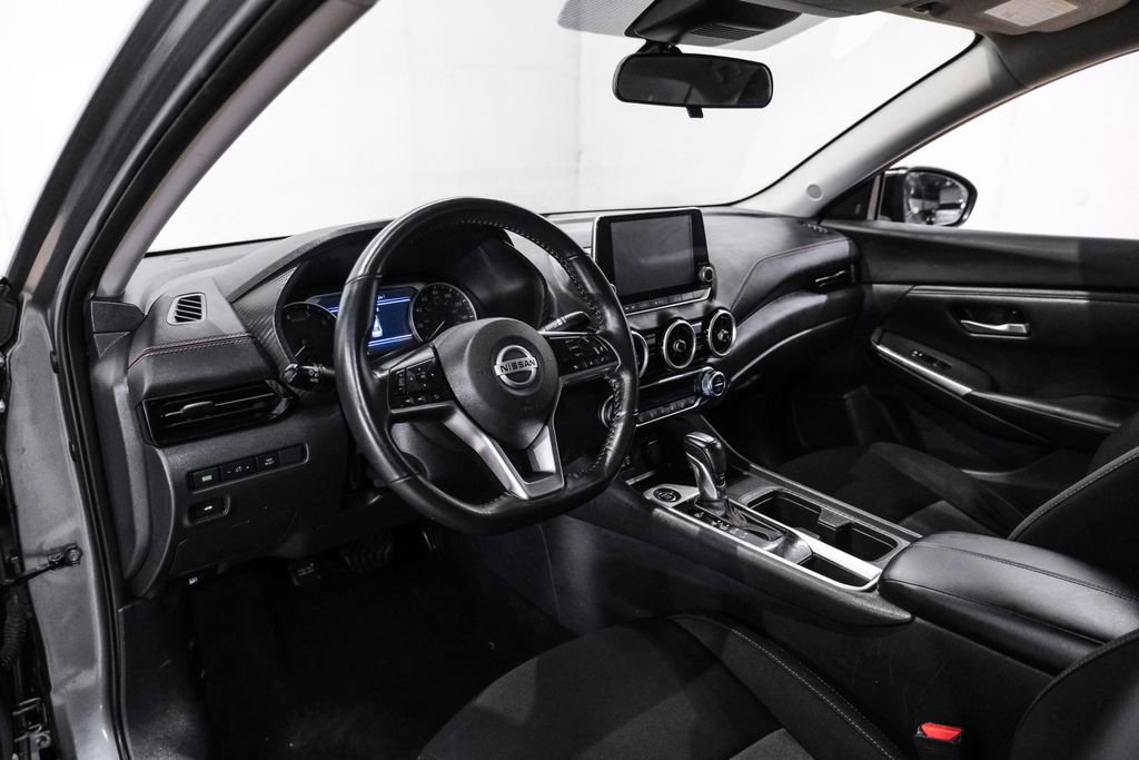 Used 2023 Nissan Sentra SR w/ Trunk Package image 3