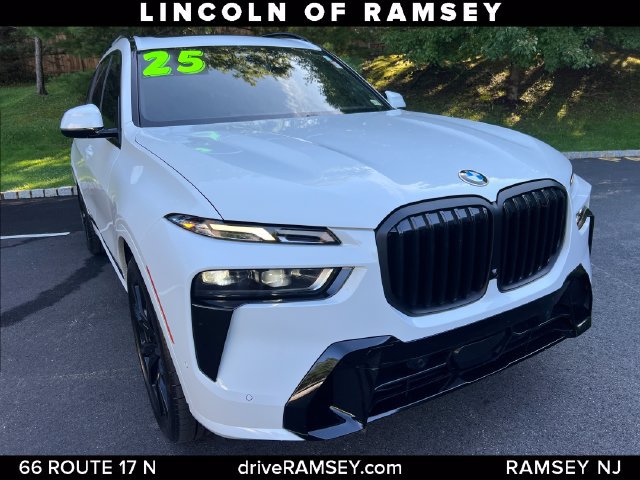 Used 2025 BMW X7 xDrive40i w/ M Sport Package AWD/4WD image 9